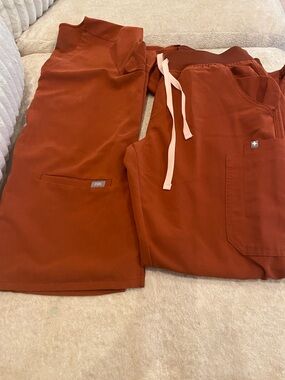 Figs Rust-Colored Scrub Top and Drawstring Pants